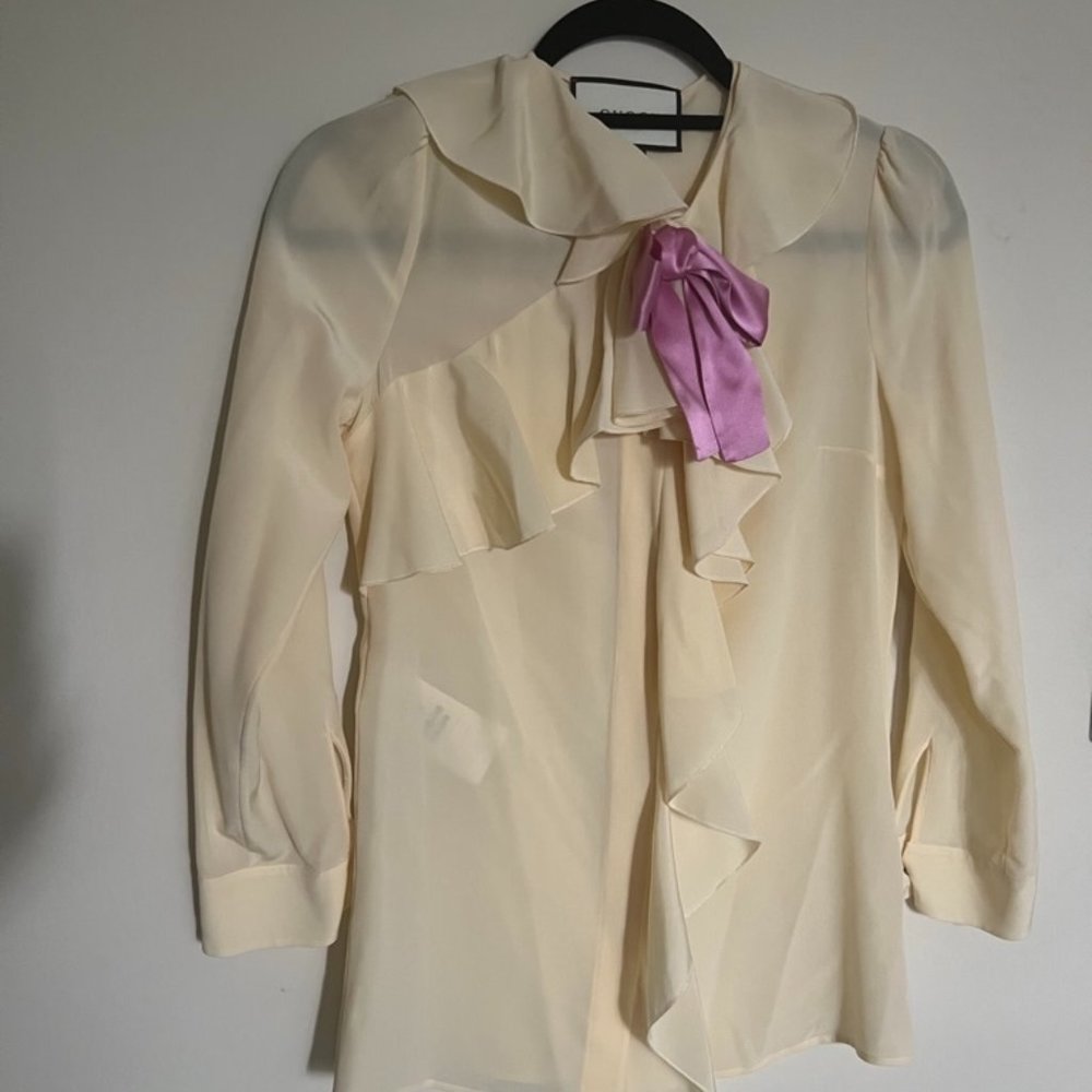 Gucci Silk Lilac Button Up Blouse